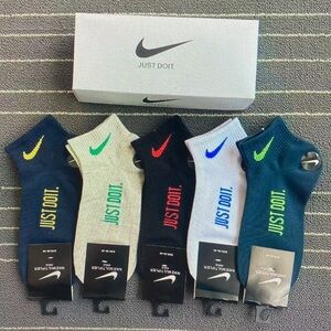 Nike Women’s Colorful Athletic Ankle Socks
